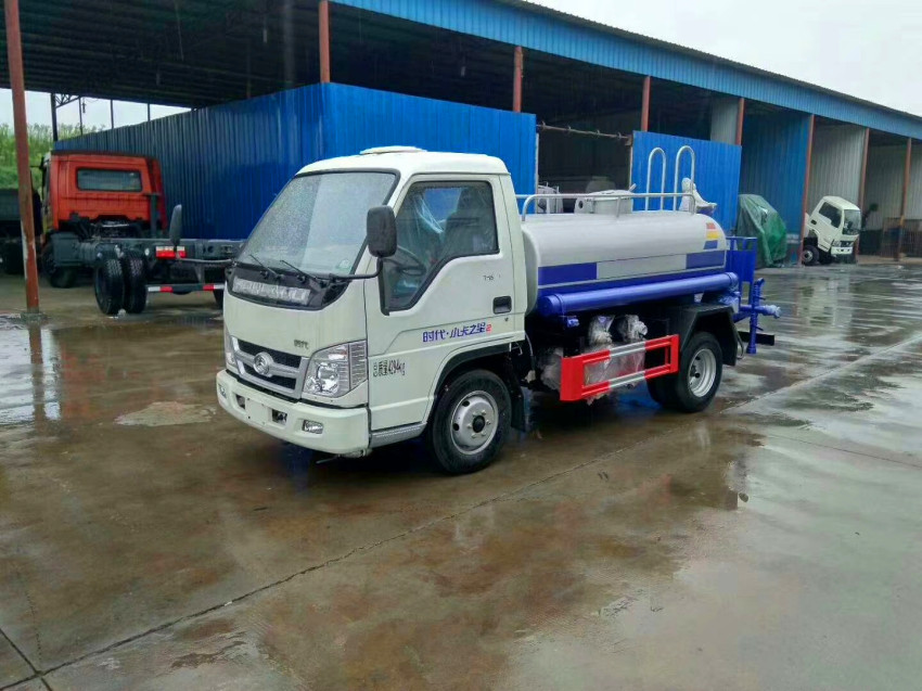 �����О�ˮ܇�N���������О�ˮ܇�S��ֱ�N���������F