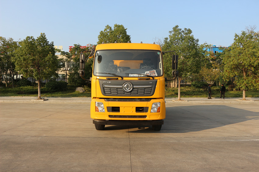 東風(fēng)天錦12方清洗吸污車 東風(fēng)天錦12方清洗吸污車
